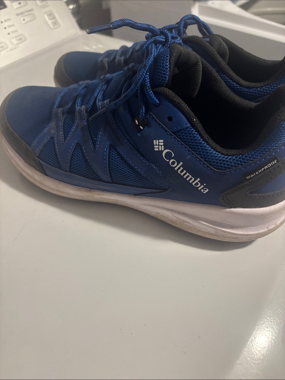 Columbia Men's Blue Mesh Trail Sneakers